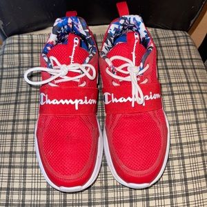 Champions  women’s 8.5